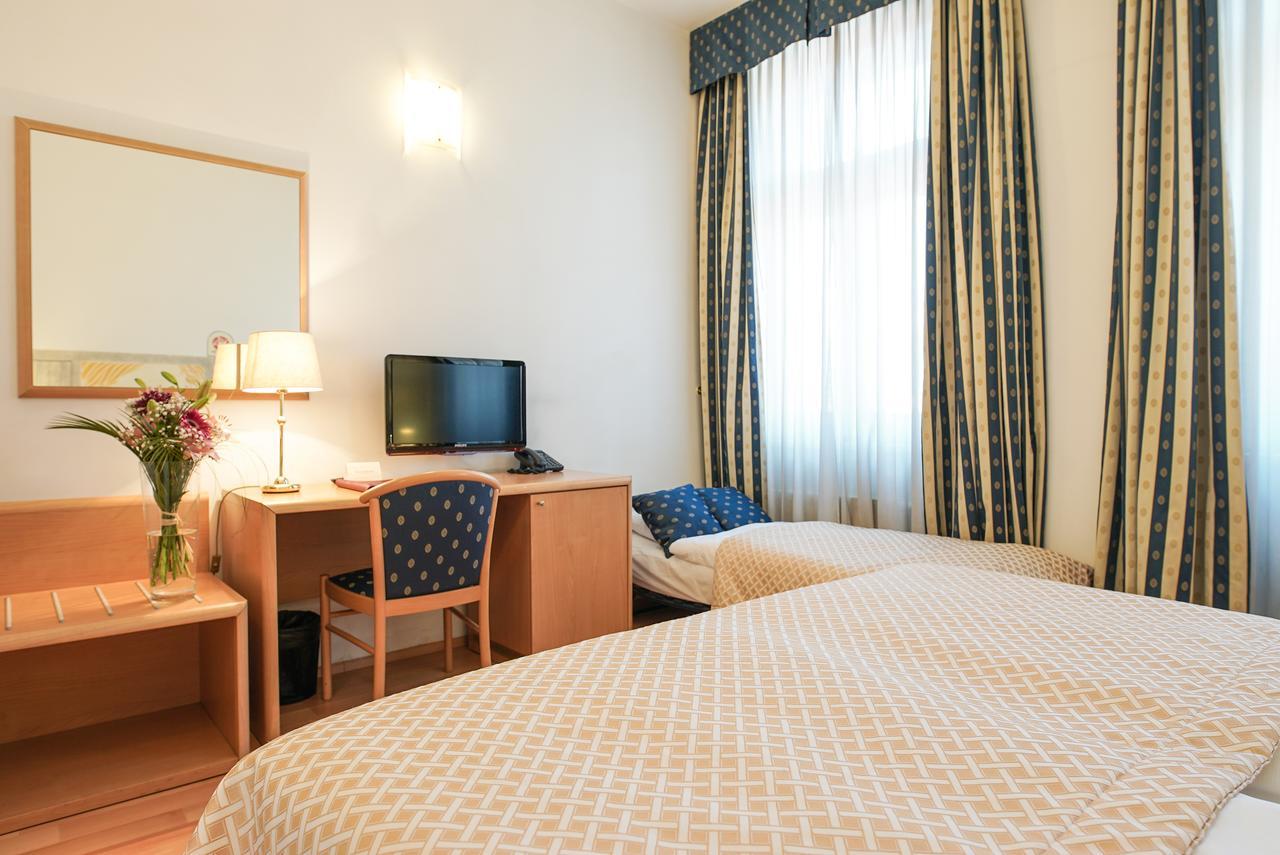 Hotel Tivoli Prága Kültér fotó