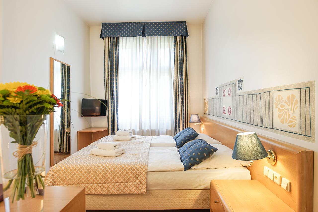 Hotel Tivoli Prága Kültér fotó