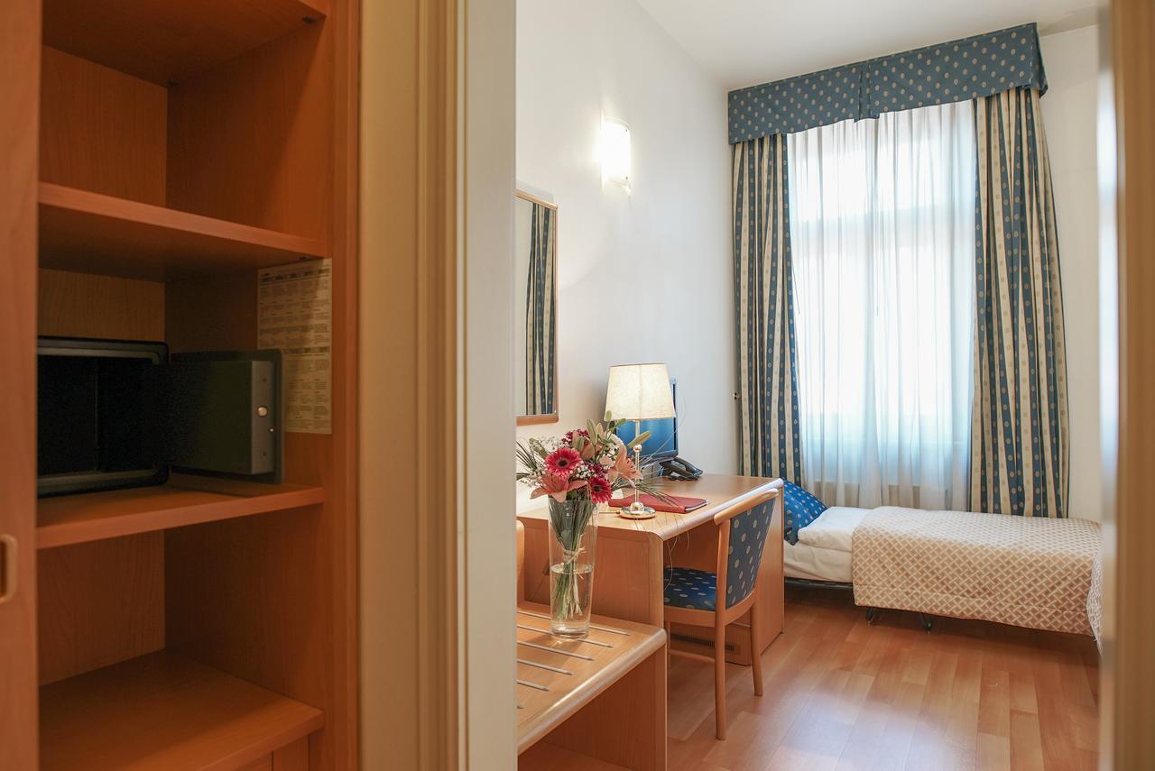 Hotel Tivoli Prága Kültér fotó