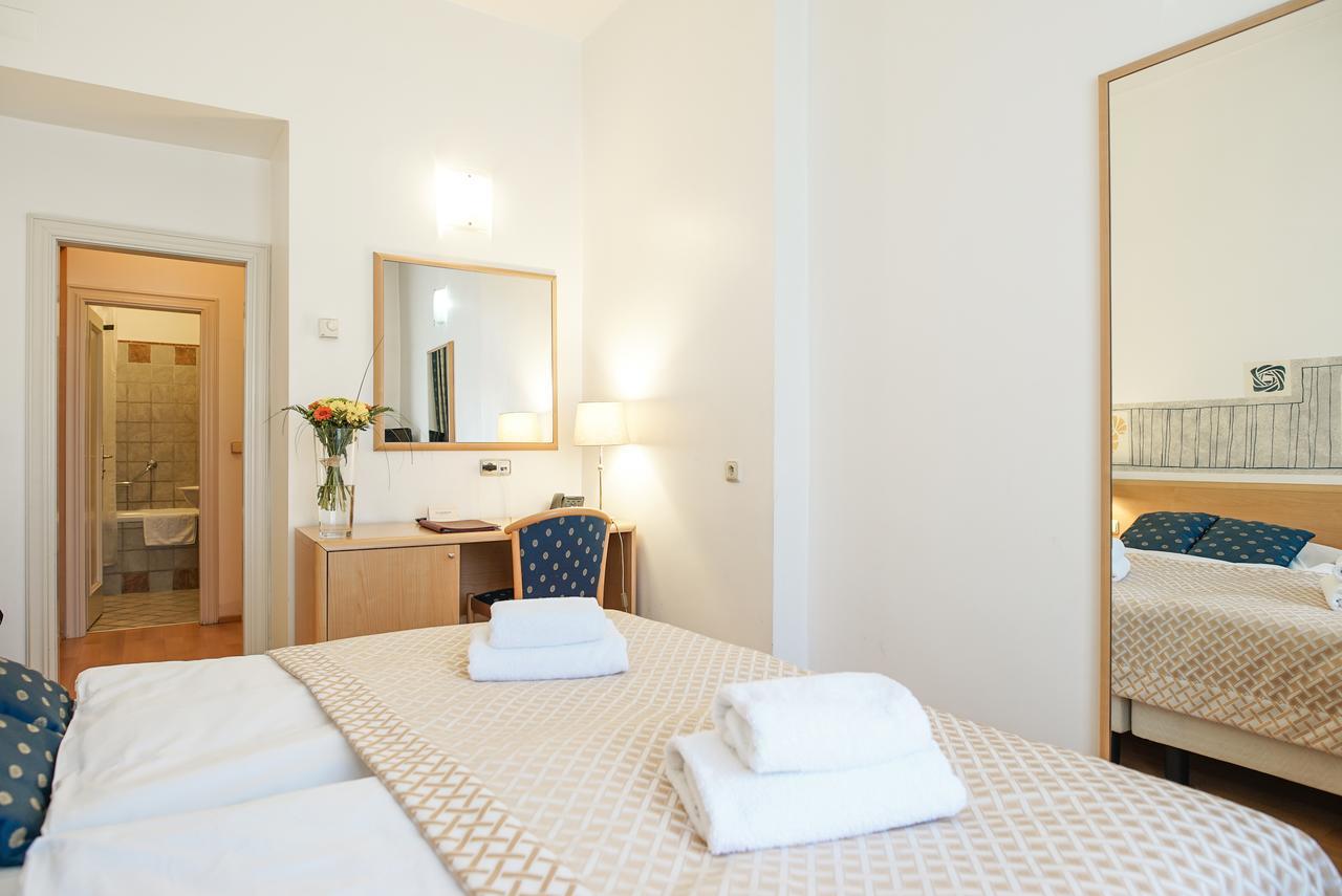 Hotel Tivoli Prága Kültér fotó